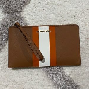 Micheal Kors wallet wristlet